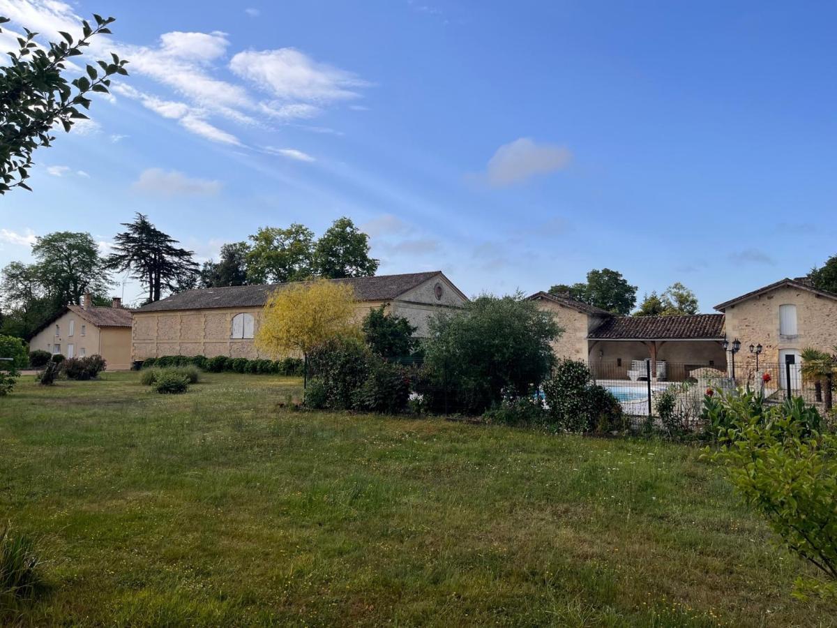 Ancien Chai Renove Dans Un Parc Clos De 3 Hectares Lamothe-Montravel Exterior photo